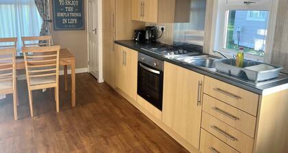 2 Bedroom Self-Catering Chalet near Glasgow City Centre