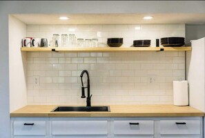 Fridge, microwave, dishwasher, coffee/tea maker