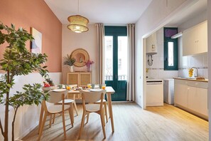 Appartement Supérieur, vue cour intérieure (6211) | Cuisine privée