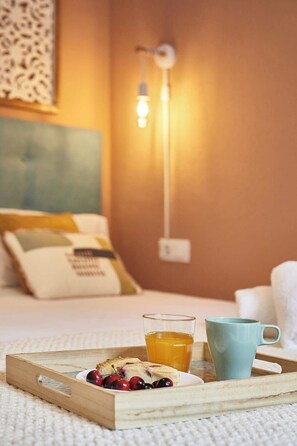 Family Apartment, Balcony | 3 bedrooms, iron/ironing board, free WiFi - BBarcelona Clot Apartments (Barcelona)