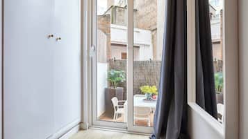 Superior Apartment, Courtyard View (6211) | 3 bedrooms, iron/ironing board, free WiFi