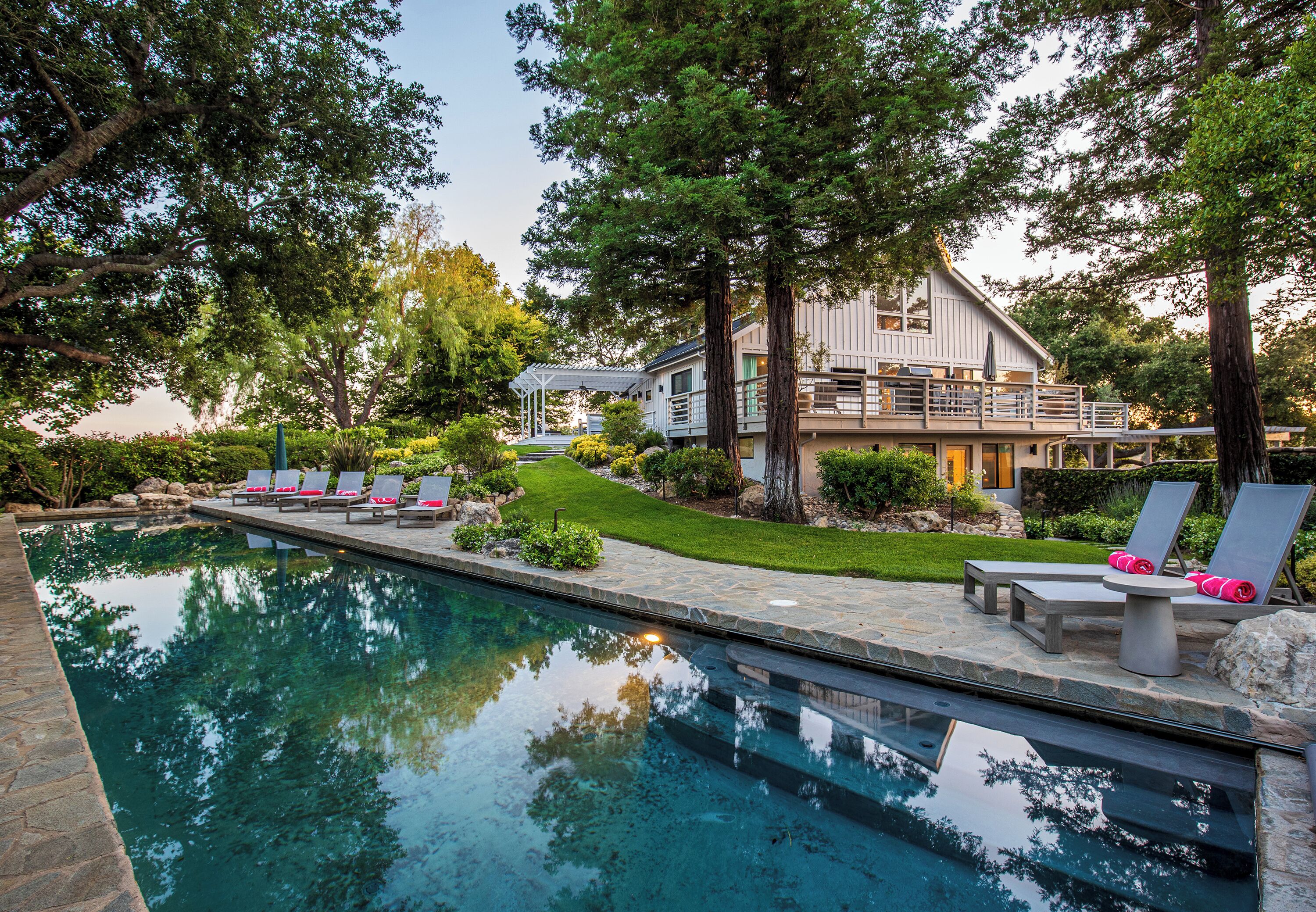 Farm House on private 17 ac. w/pool & tennis court