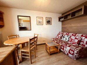 TV - Charming 2-room apt for 5, balcony, elevator, direct ski access - Vallandry (Peisey-Vallandry)