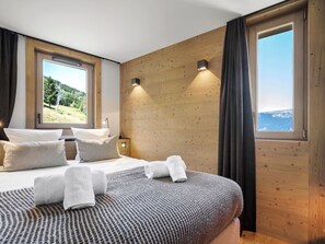 3 quartos, Wi-Fi de cortesia, roupa de cama