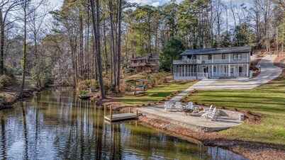 Northwood Retreat- 5 BR 4BA- Lake Views- Hot Tub