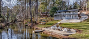 Northwood Retreat- 5 BR 4BA- Lake Views- Hot Tub