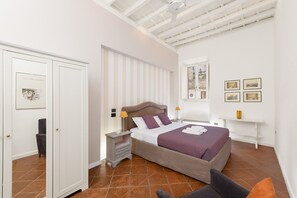 1 habitación, tabla de planchar con plancha, wifi gratis y ropa de cama 