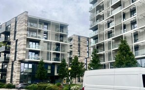 Apartment | Exterior - Luxury 2 bed 2 Bath, 1 min Walk From Station (London)
