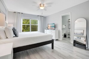 3 slaapkamers, een strijkplank/strijkijzer, wifi, beddengoed