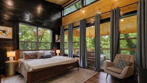 3 bedrooms, iron/ironing board, WiFi, bed sheets - Rustic Cabin Retreat・Sleeps 10・Indoor Pool・Hot Tub (Sevierville)