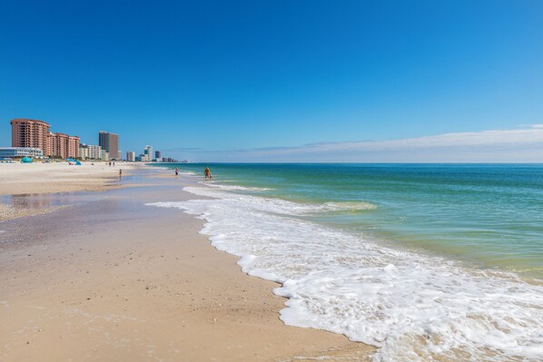 On the beach - White Caps 505 (Orange Beach)