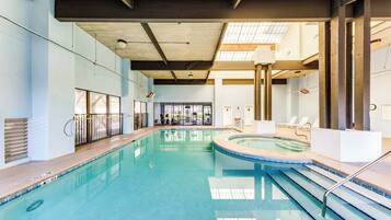 Piscina interna, piscina externa