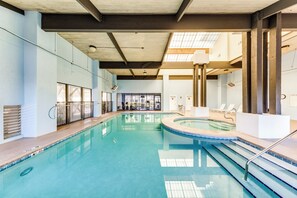 Indoor pool, outdoor pool - White Caps 505 (Orange Beach)