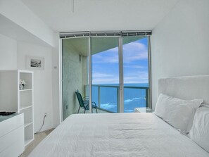 1 quarto, escrivaninha, ferros/tábuas de passar roupa, Wi-Fi de cortesia