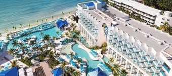 Swim-Up Suite/Infinity Pool/Private Terrace/Caribbean Sea Views ; Adults-Only