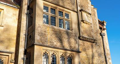 Cleeve House