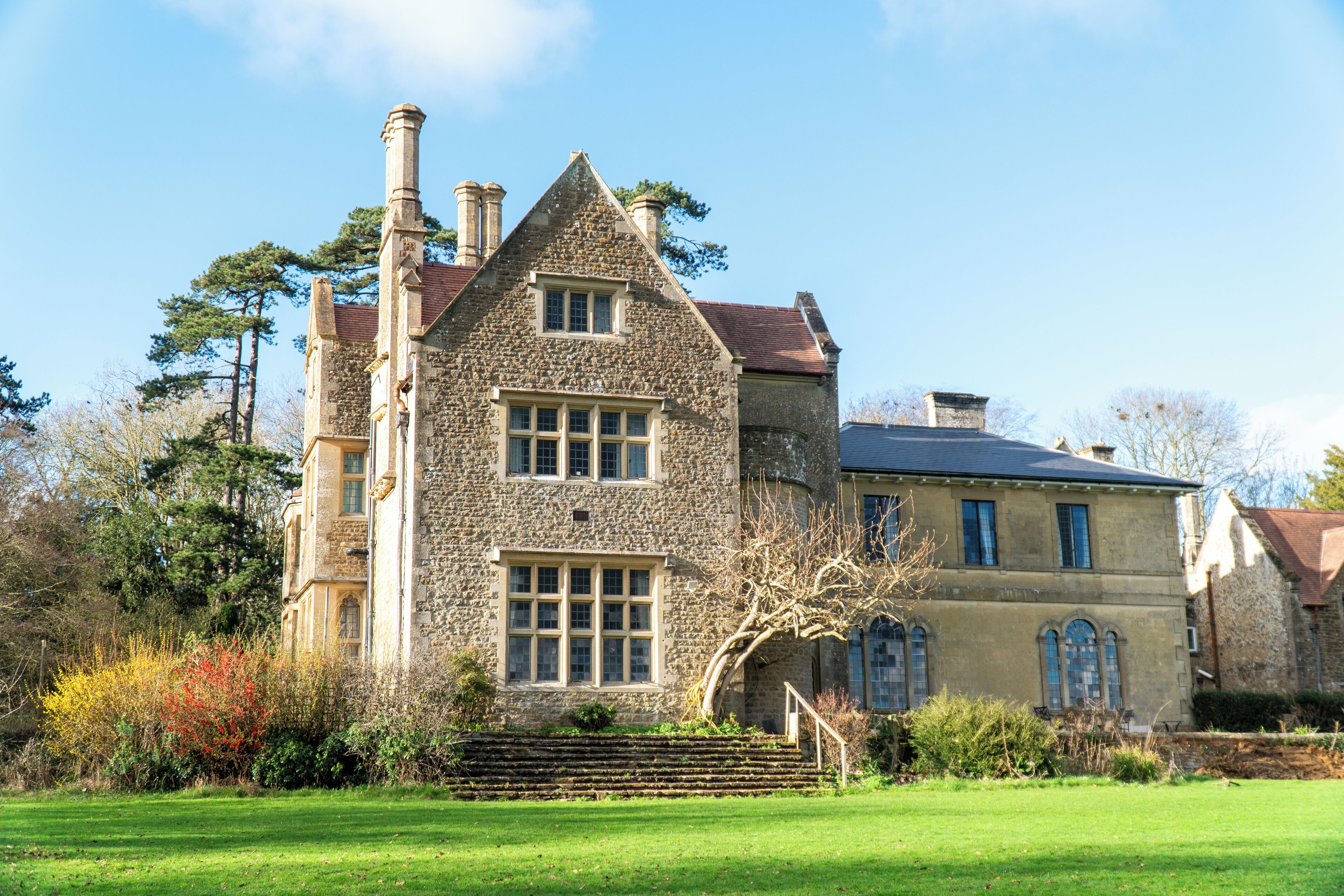 المنشأة من الخارج