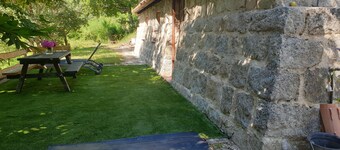 Grangette en Pleine Nature au Cœur des Pyrénées Catalanes .a10 mn de l Espagne