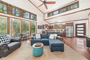 TV, fireplace - Cabin Retreat with Spa, Fire Pit & Games - Sleeps 4 (Broken Bow)