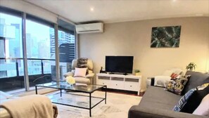 Room - ReadySet Apartments at Southbank Condos (Southbank)