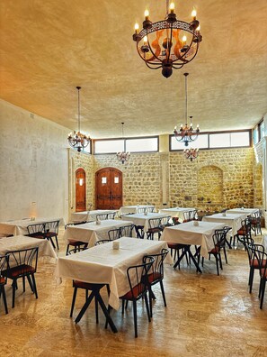 Free daily buffet breakfast  - LUNA HOME CLUB (Samandagi)