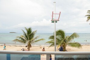 Vista para praia/oceano