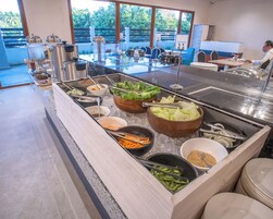 Desayuno buffet todos los días (con cargo)