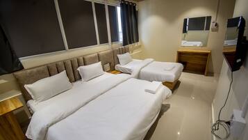 Deluxe Triple Room | Free WiFi, bed sheets