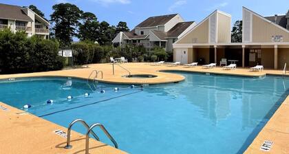 LR2 Bay Tree great studio + pool in Little River