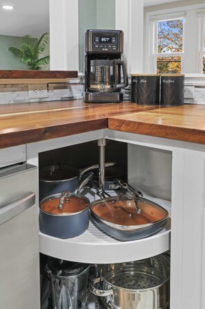 Interior - 30+ Nights | Pets Welcome | Travel Professionals (Madison)