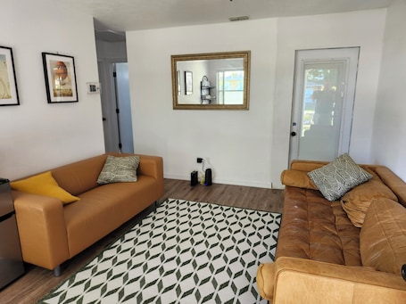 Smart TV. The Rose and Crown Inn is a 2-bedroom apartment with WiFi and AC in Polk City Fl