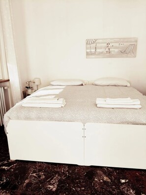 3 dormitorios, tabla de planchar con plancha, wifi y ropa de cama