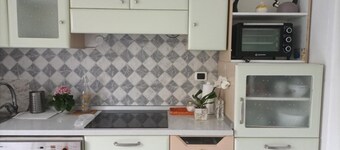 10 minutes from downtown and university hub 3-bedroom apartment