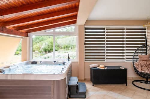 Apartamento (Three Bedroom Apartment with Jacuzzi) | Piscina