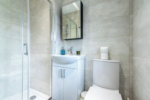 House, 3 Bedrooms | Bathroom - Clifford House (Nottingham)