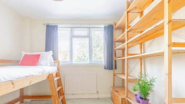 Room - Delightful 3BD Family Home w Garden, Finsbury Park (Greater London)