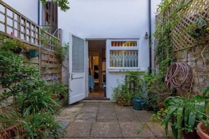 Exterior detail - Delightful 3BD Family Home w Garden, Finsbury Park (Greater London)