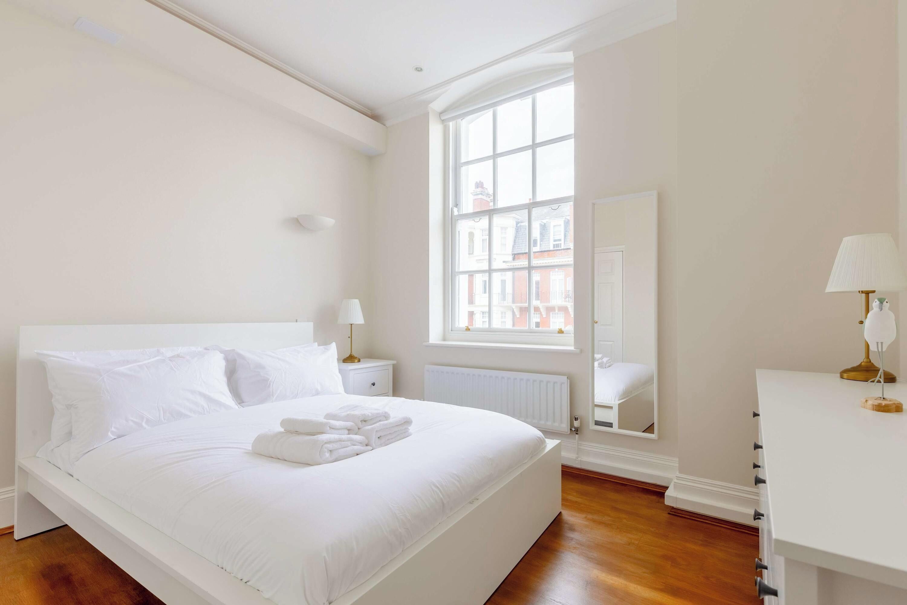 1 多间卧室、 熨斗/熨衣板、WiFi、床单