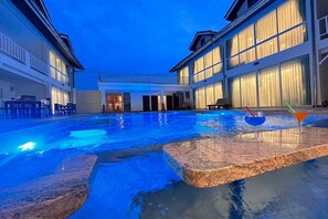 Outdoor pool - Pratamnak Residence (Pattaya)
