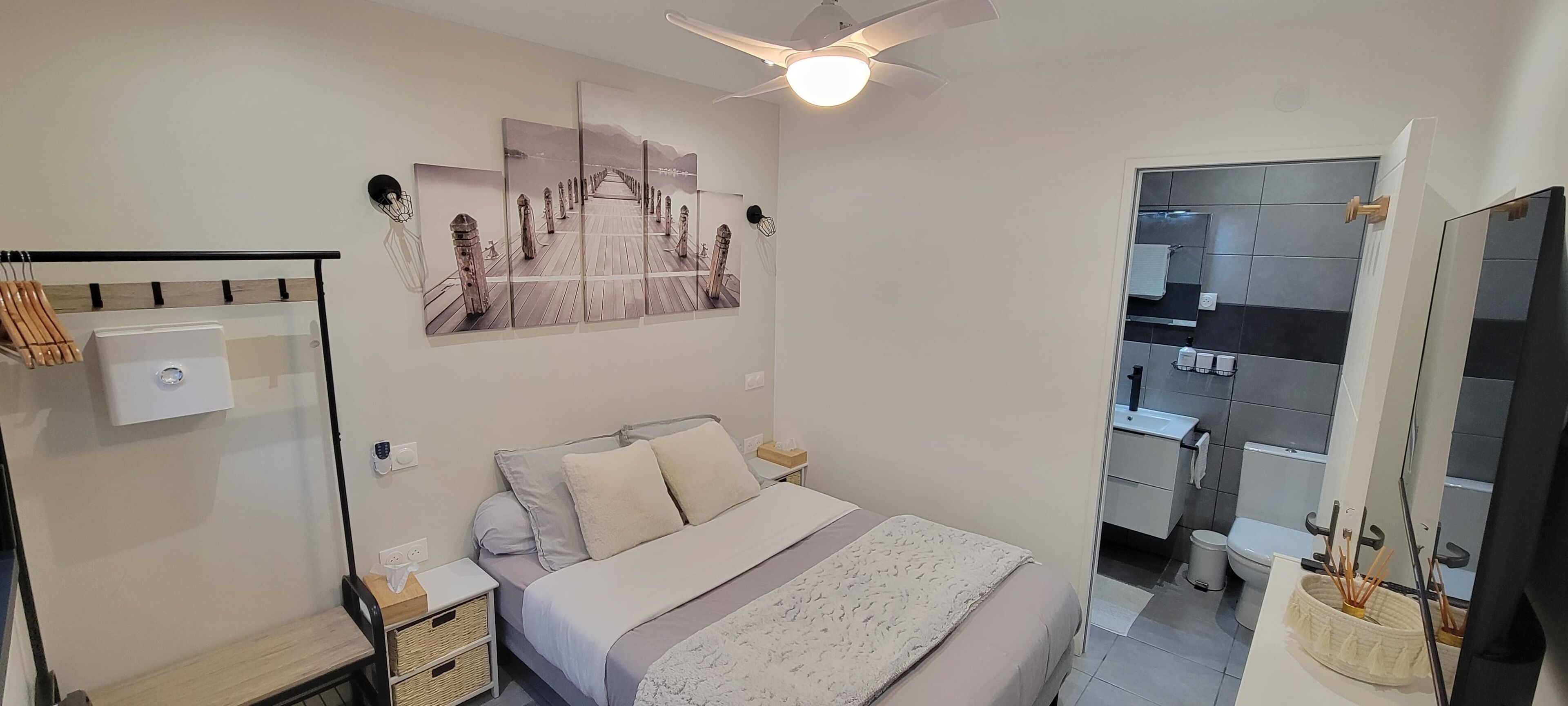 Room | Premium bedding, soundproofing, free WiFi, bed sheets