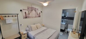 Room | Premium bedding, soundproofing, free WiFi, bed sheets - Mas les jasses (Ferrieres-les-Verreries)