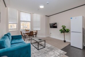 Smart TV, offices - Central Hove 3 Bedroom Flat BN310FIR04 (Brighton and Hove)