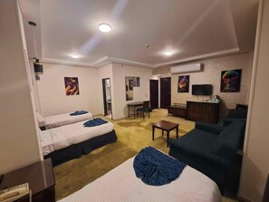 Deluxe room Pyramids View | Egyptian cotton sheets, premium bedding, pillowtop beds, free minibar