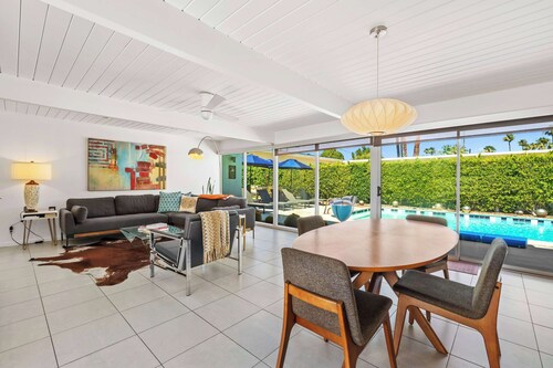 Alexander Escape –Historic Alexander Home