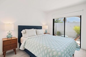 4 bedrooms, desk, iron/ironing board, WiFi