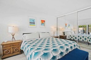 4 bedrooms, desk, iron/ironing board, WiFi - Aurora Oasis – Stylish 4 BDR (Palm Springs)