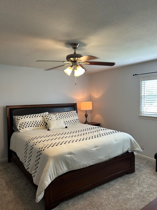 3 bedrooms, iron/ironing board, WiFi, bed sheets