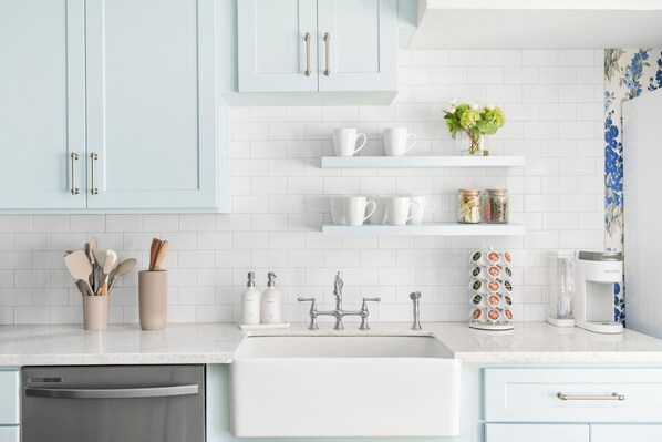 Interior - Med Center 6min • 3 Ensuites • 90°F PoolSpa •Gated 2 Car Parking (Houston)