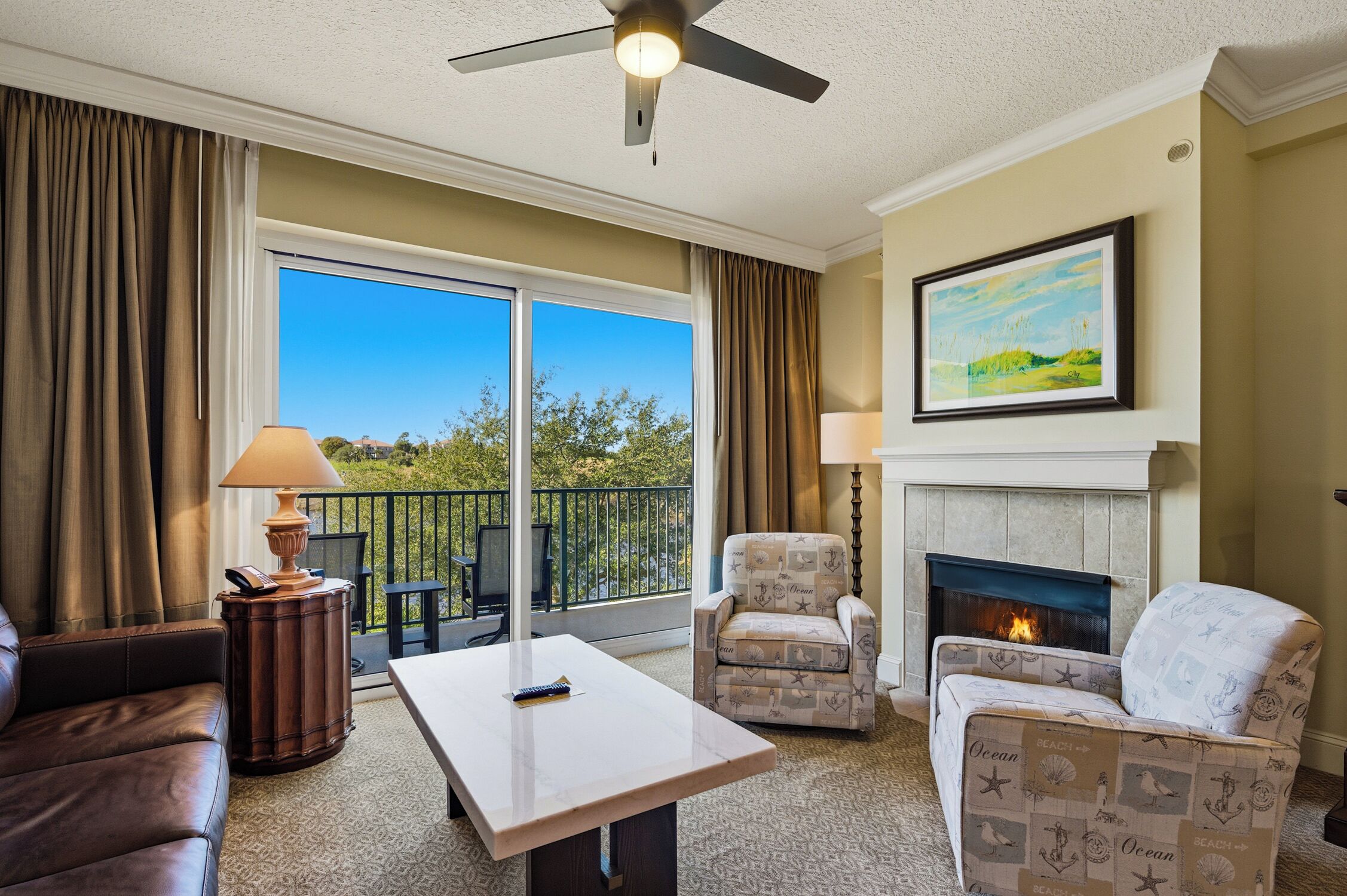 Smart-tv, dvd-afspiller, stereoanlæg