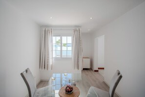 Interior - Casa Leize Piscina, Vistas & A/C 10 Minutes Walk From Marina Rubicón (CN)